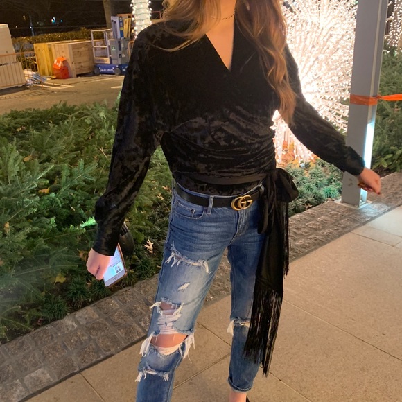 Black velvet crossover top with tassels small - Picture 5 of 5